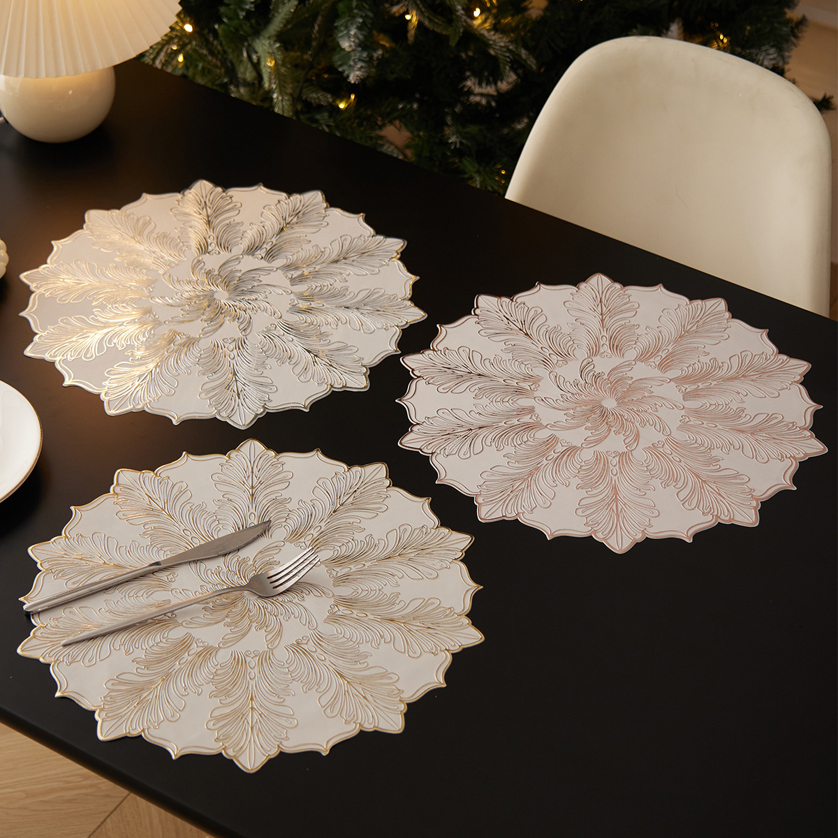 圣诞节餐垫注塑PVC圆碗垫防水防油污桌垫派对家庭聚餐花朵装饰垫