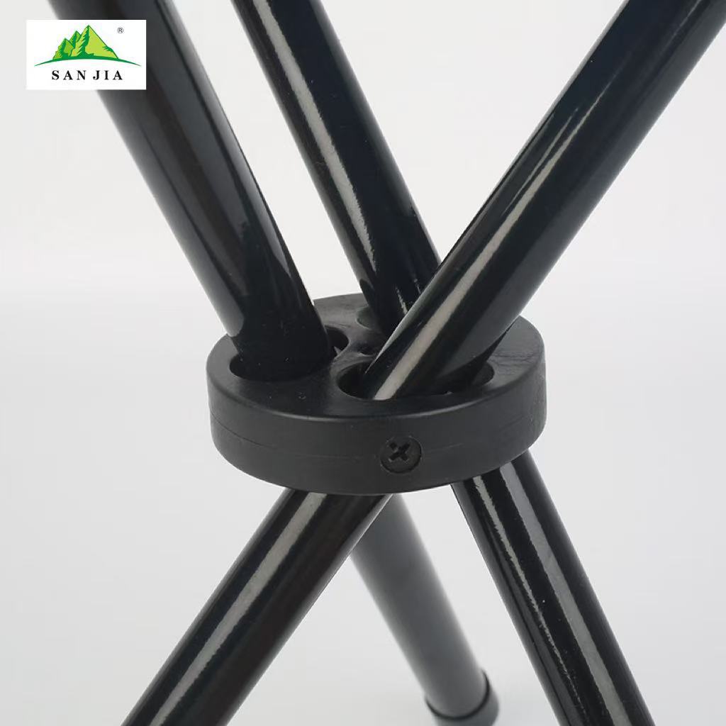 New cross-border best-selling portable folding chair, fishing equipment, outdoor fishing folding triangular stool chair Application Scenario