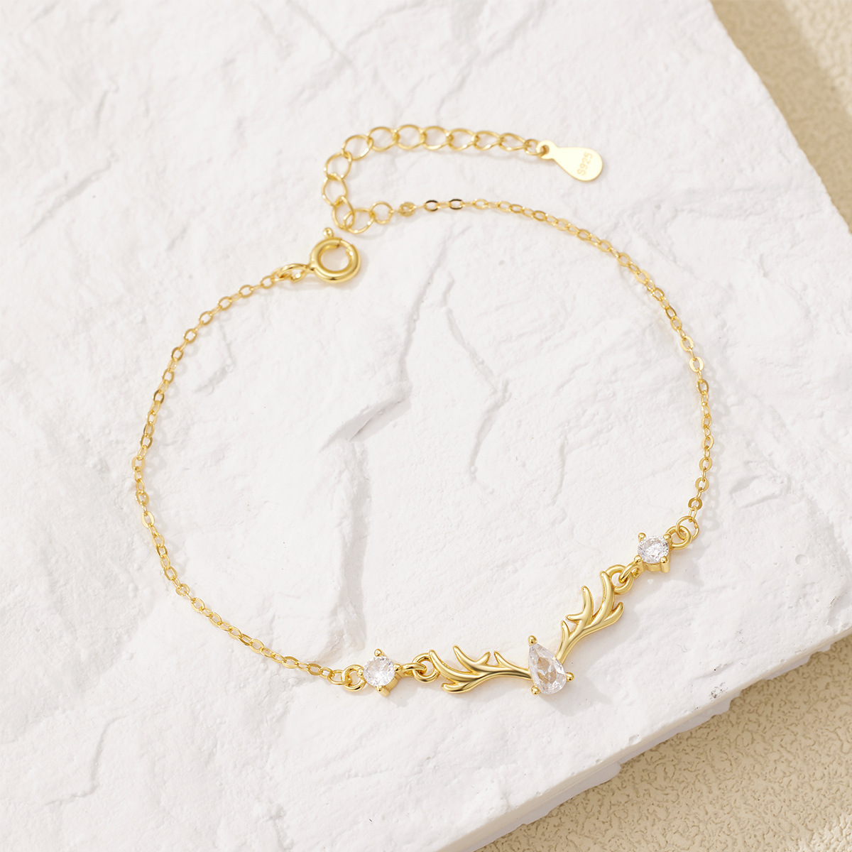 The "One Deer with You" bracelet is a light luxury fashion for women. The "One Deer with You" antler bracelet exudes a simple yet sophisticated charm details Picture