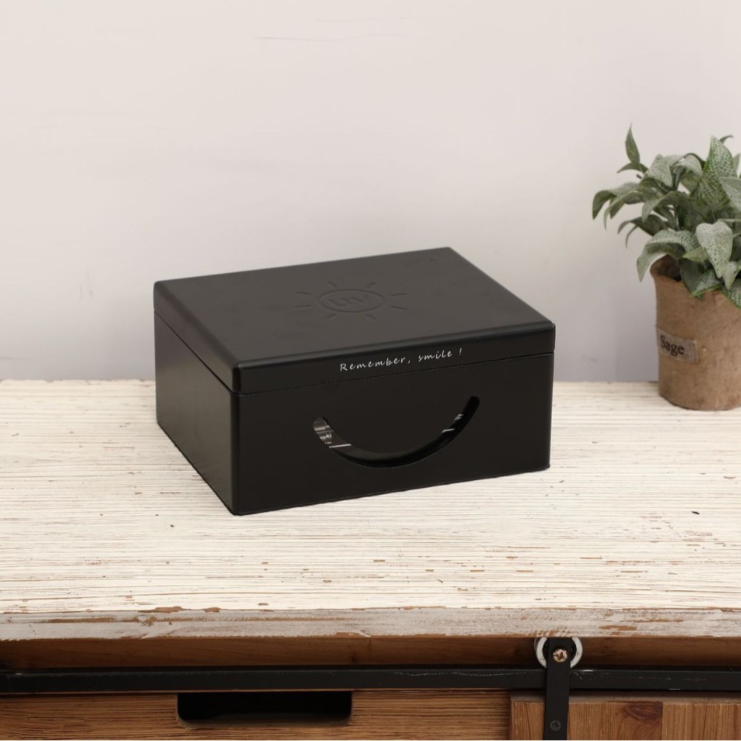 Portable multi-functional ultraviolet disinfection box, glasses, toys, baby bottles, purple masks, sterilizer, wooden dual-purpose jewelry box Application Scenario