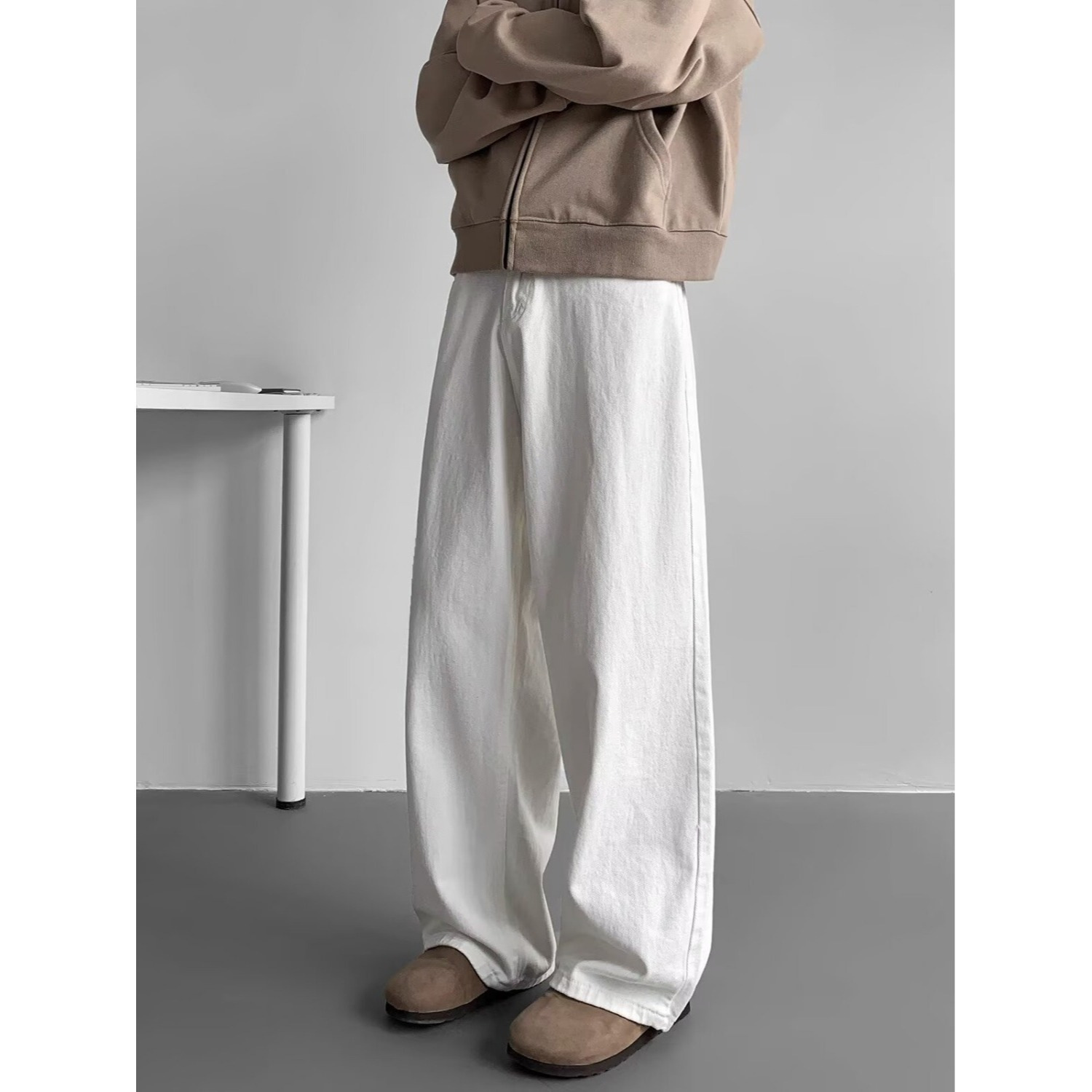 White jeans, a loose, casual and versatile American retro floor-length wide-leg straight-leg long pants for men's spring and autumn fashion Specification image