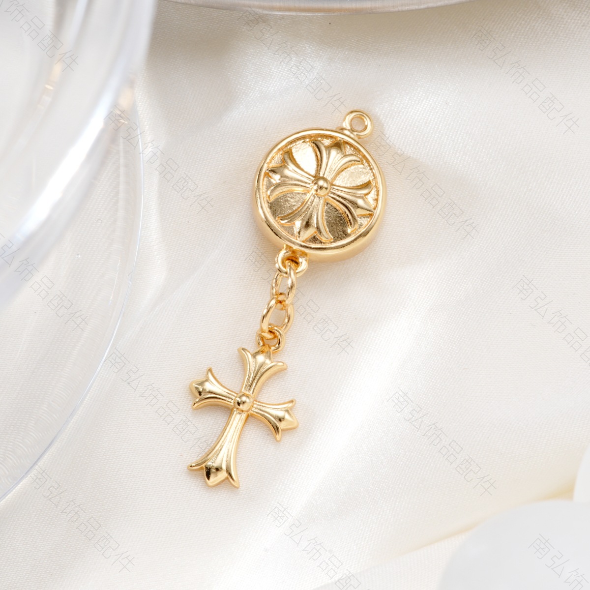 Copper-plated 18k high-color-retention cross-shaped inlay buckle, pin buckle, bracelet, pearl necklace, buckle head, DIY jewelry accessories Application Scenario