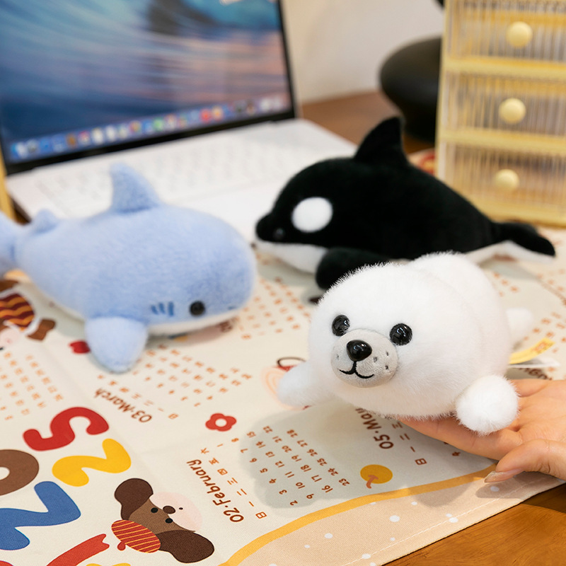 Ocean Series Black Tiger and Whale plush toys, aquarium souvenirs, Seal Palm Treasure event, and shark spray Application Scenario