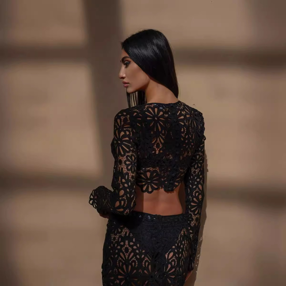 A new autumn collection of European and American slim-fit lace tops and skirts from the cross-border independent website Amazon Application Scenario