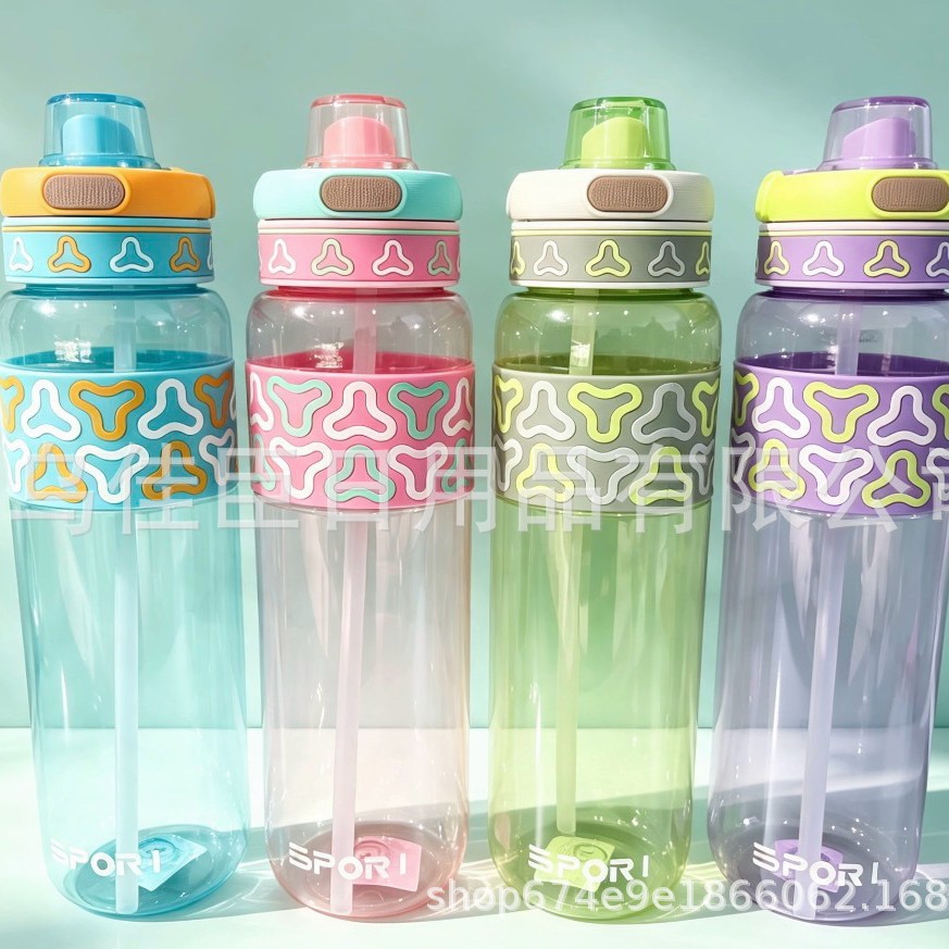 كأس جديد من كوب سبورتس بوتل (Sports Bottle) للأطفال الأطفال المحمولة على الكؤوس الرياضية الصيفية، كأس الفضاء للكتابة على الجدران Application Scenario