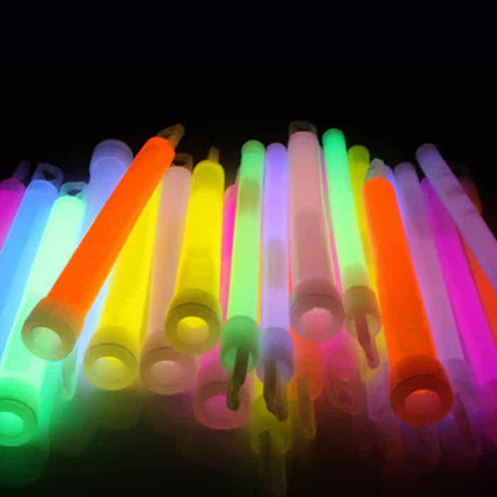 Emergency glow sticks, tactical outdoor reserve materials, lighting, combat readiness equipment, luminous exploration, first aid, field signal sticks details Picture