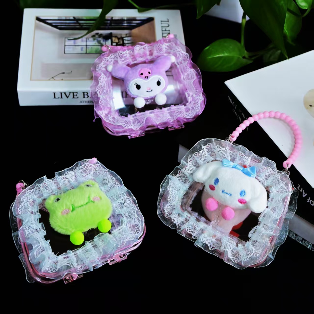 A popular cartoon illuminated handbag, a handmade diy bag, a finished children's toy, a girl's hand can be held diagonally across the bag Specification image