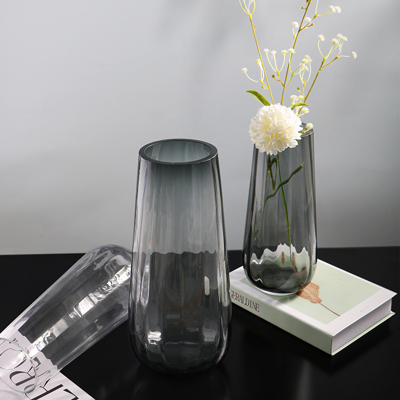 The creative, simple and large glass vase with a high aesthetic level is a living room decoration. The Ins-style vase and flower arrangement exude an extremely high-end feel Application Scenario