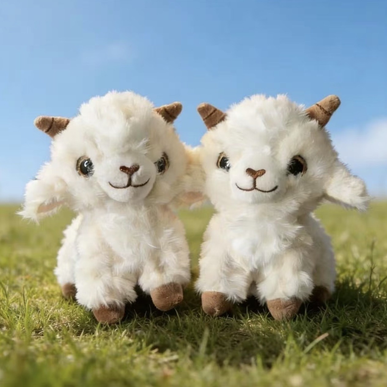 Xinjiang's popular plush toy, Altay's soft and cute little sheep doll, is a ethnic-style cultural and creative plush toy Application Scenario