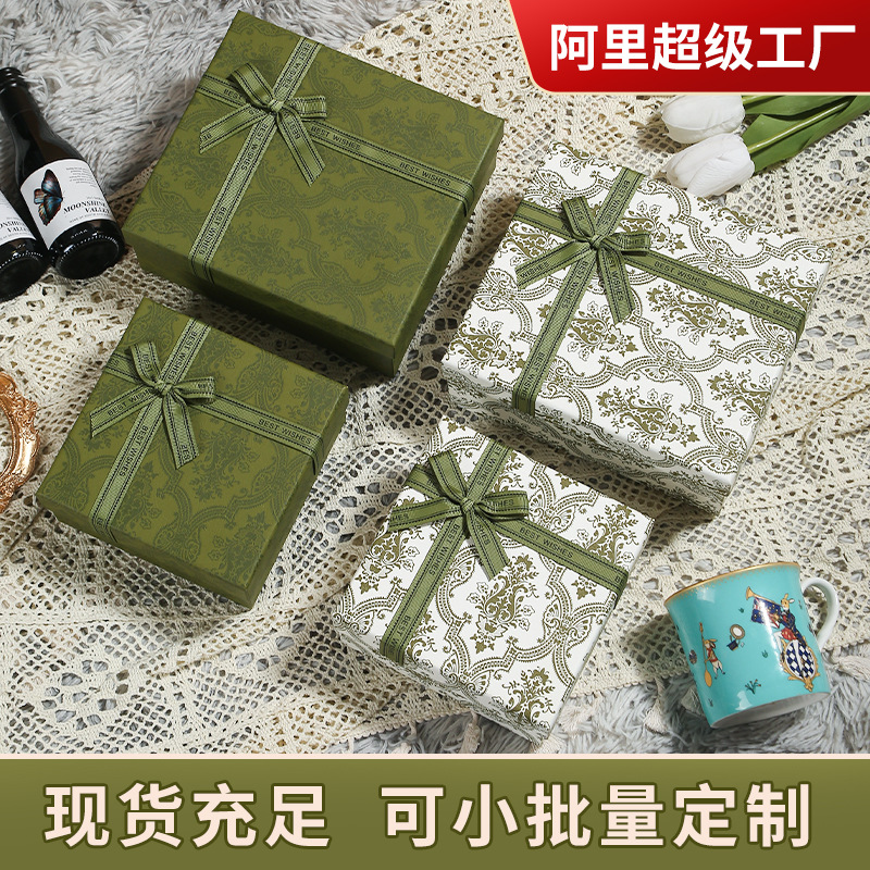 Manufacturer's top and bottom cover gift box, retro light luxury gift box, birthday packaging box, Butterfly companion hand gift box, in stock