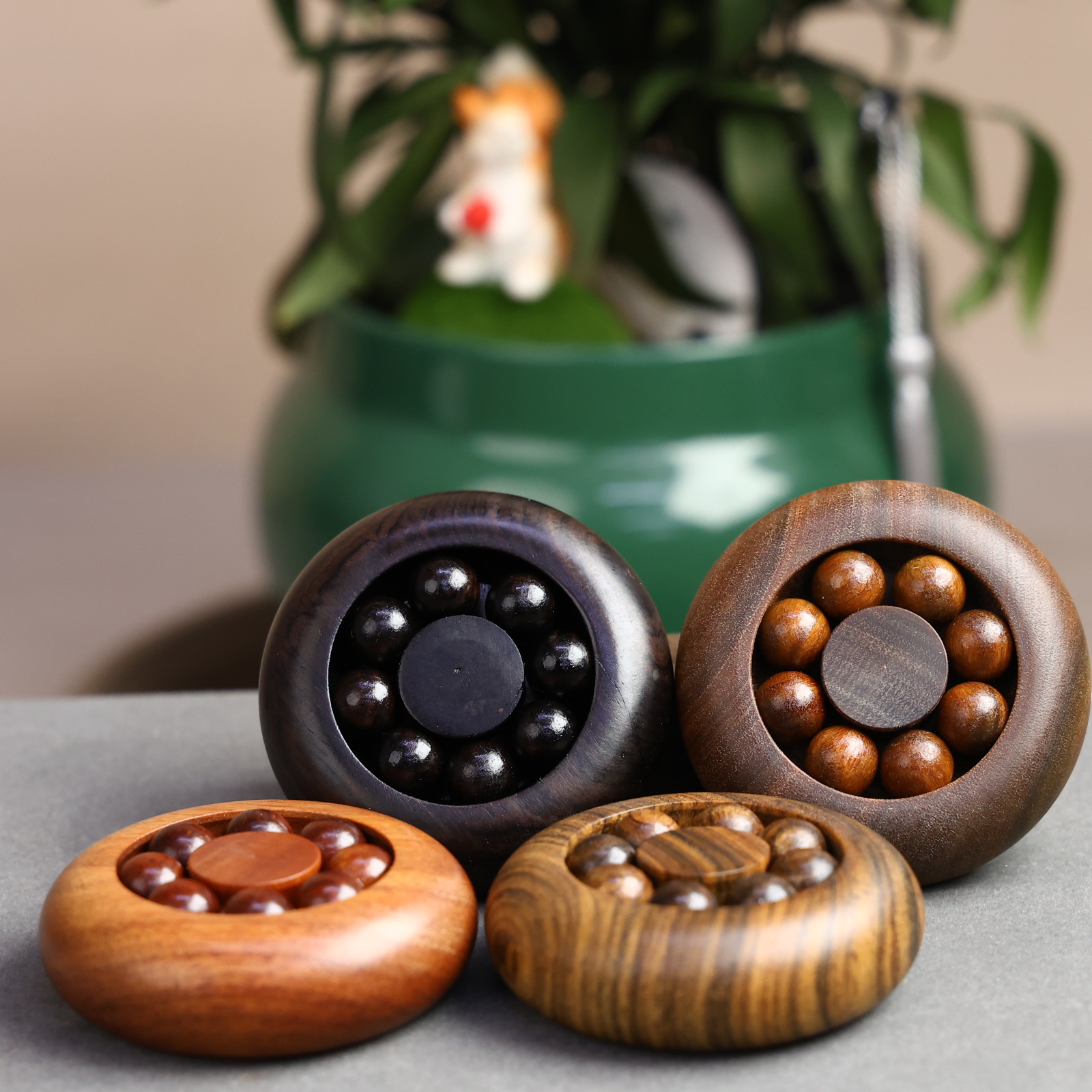 Factory direct sales of sandalwood wooden handball spinning handball pieces for hand exercise and stress relief Specification image