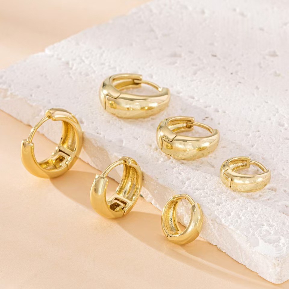 High-quality earring earrings with 14k gold plating and silver pigment rings, featuring smooth copper ear loops, are best-selling cross-border products from Europe and America on Amazon