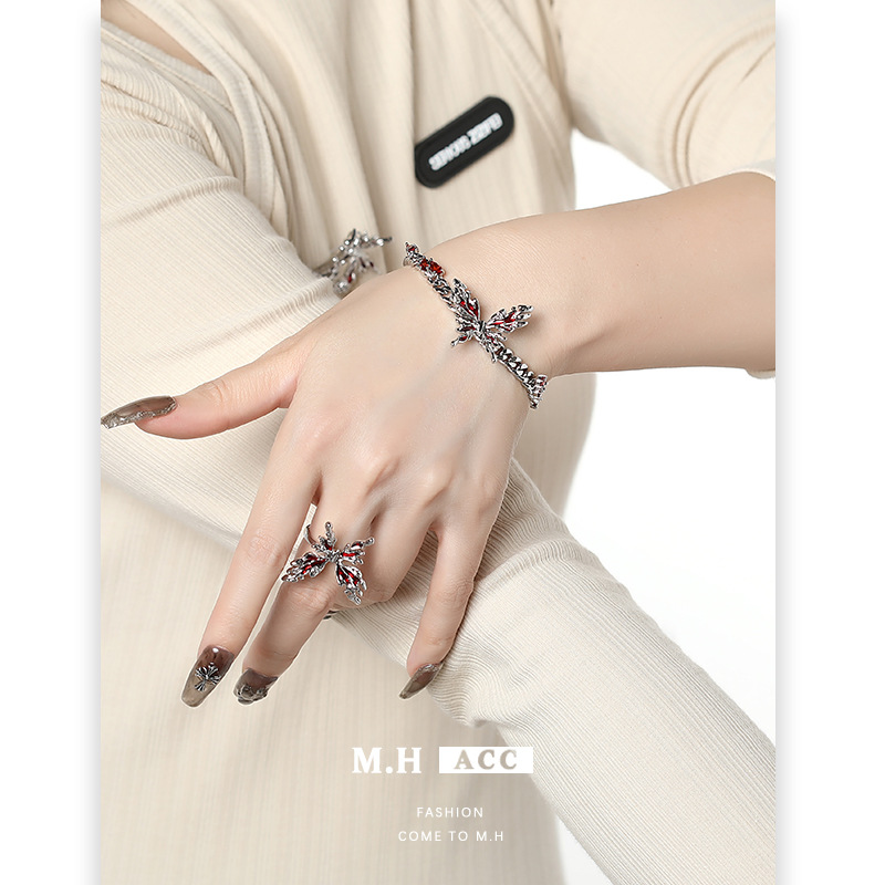 Original red butterfly necklace wholesale, niche design, high-end pendant, light luxury collarbone chain, new Chinese-style sweater chain Specification image