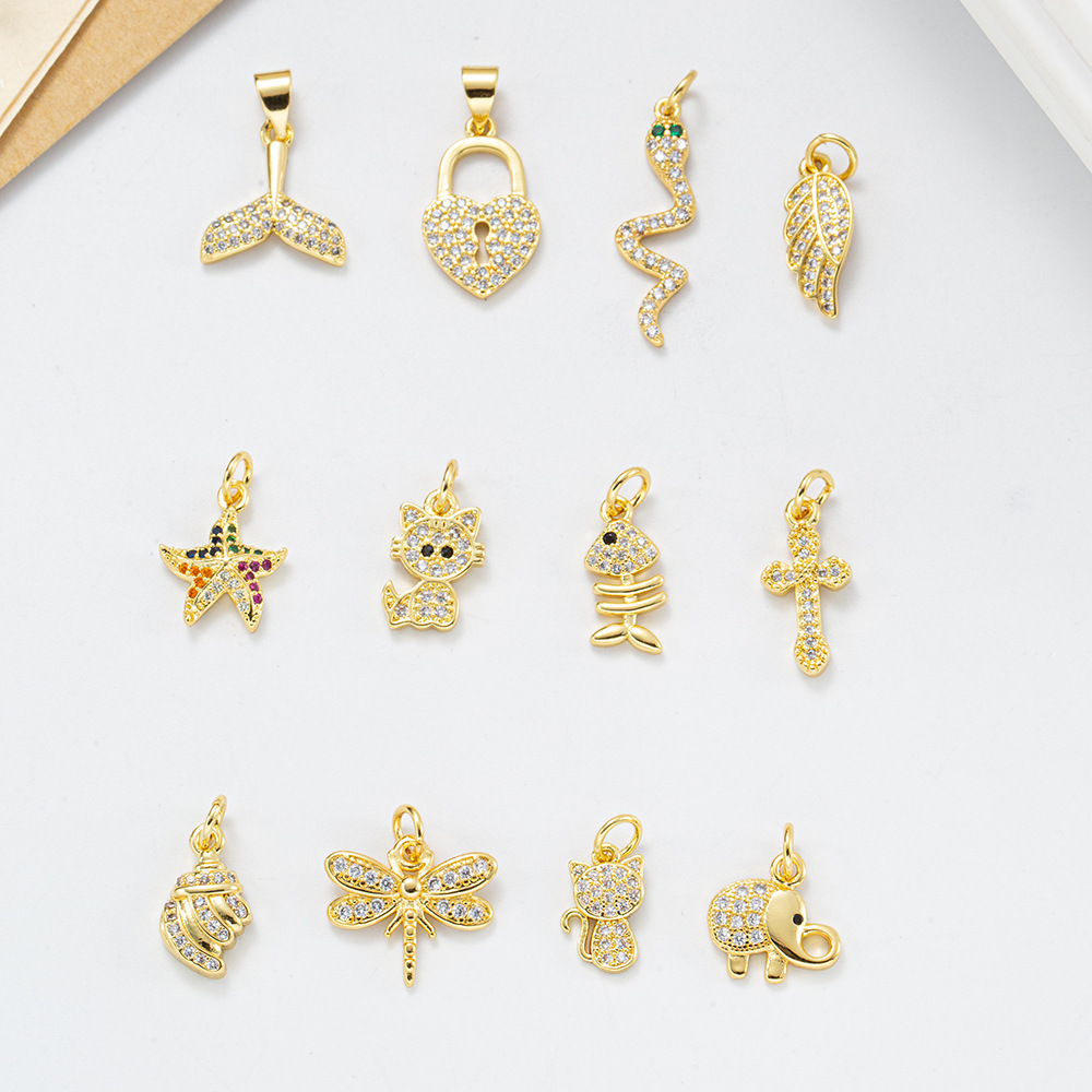 diy copper-plated real gold and mother-of-pearl zircon jewelry pendant, necklace and bracelet accessories. Materials: Handcrafted alloy Application Scenario