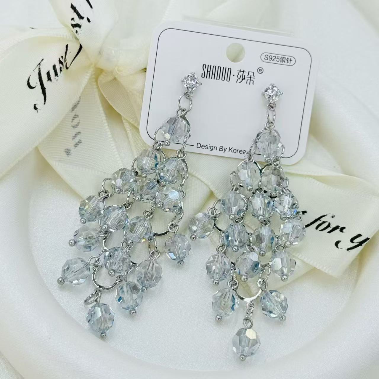 S925 Silver Needle Hua Zi Crystal Tassel Earrings, a new style of Korean-style light luxury high-end fashionable and versatile earrings for women Application Scenario