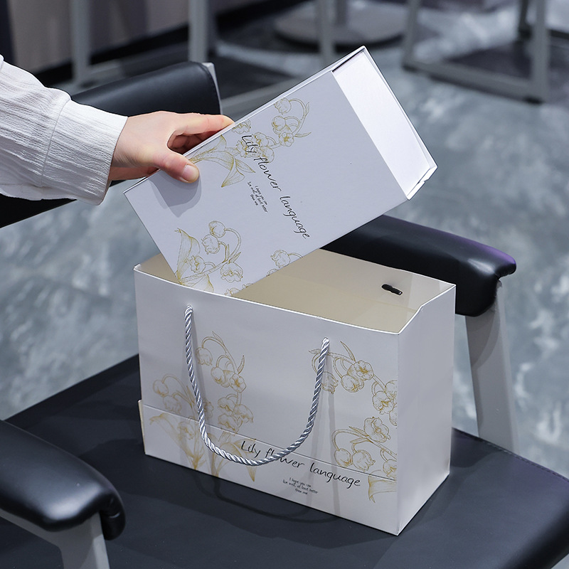 The large-capacity coffee cup with a drawstring and straw, a 316 stainless steel insulated cup with a Chinese trend style, is the same as that of Bawang Chaji Specification image
