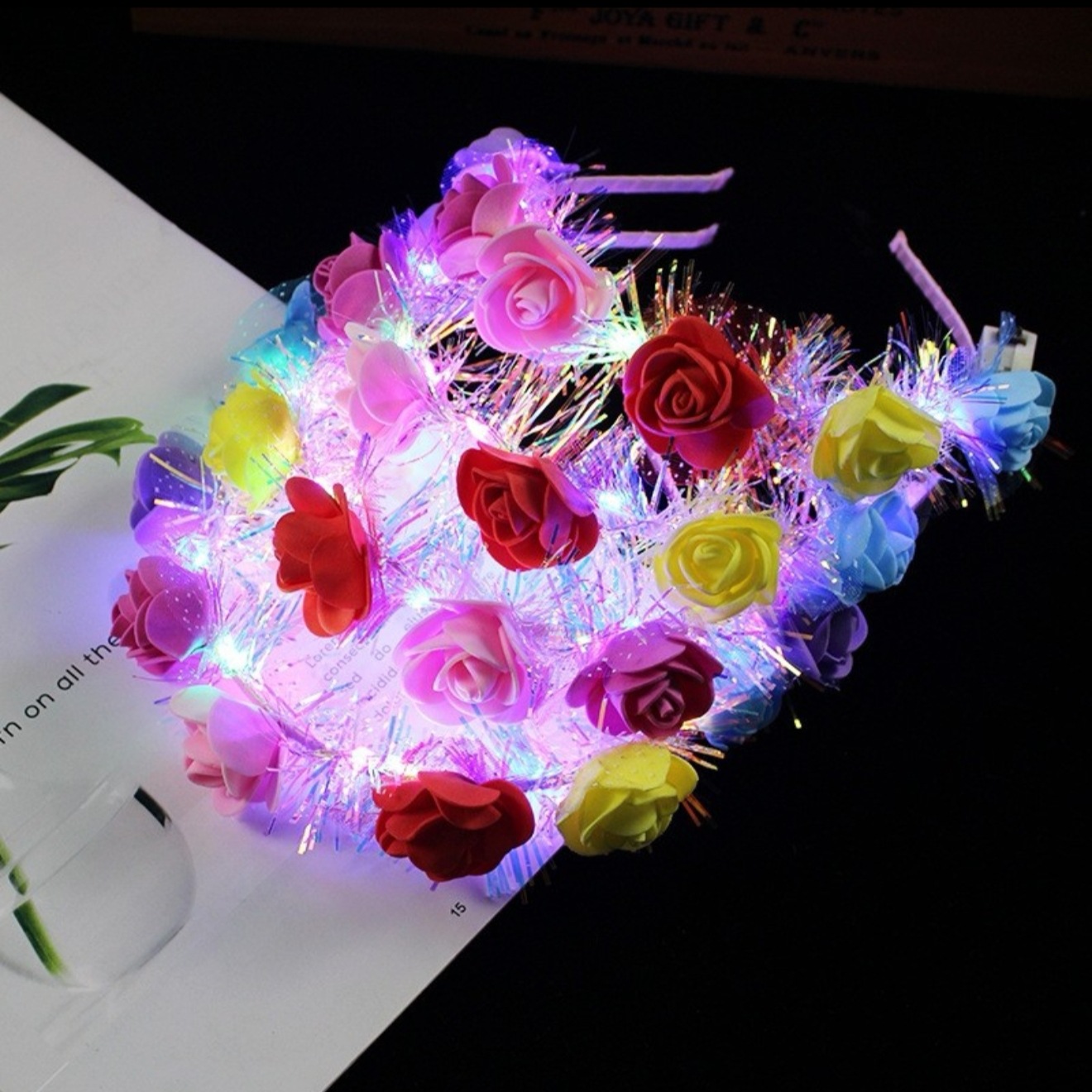 Luminous hairbands, super beautiful rose headbands, six-flower headbands, street stall promotion of headwear, toys and gifts wholesale event Application Scenario