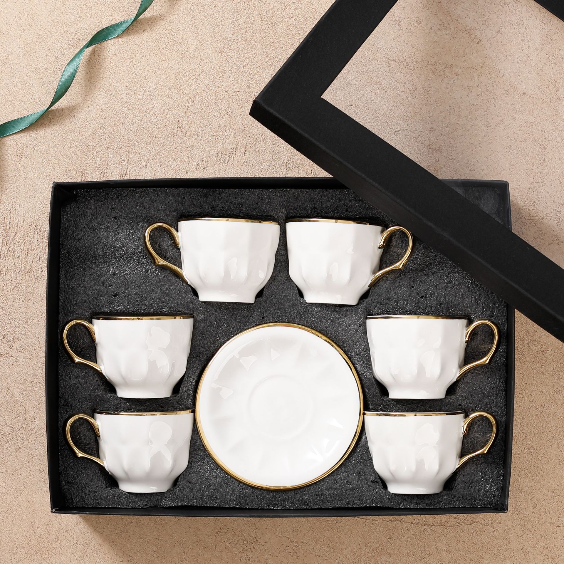 Taza de café de cerámica transfronteriza y plato hueso taza de café de porcelana juego de taza taza de cerámica descripción creativa taza de té de la tarde Application Scenario