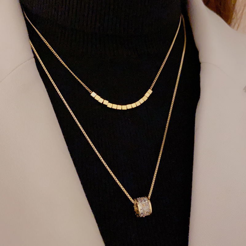 Autumn and winter new style, fashionable and individual, double-layered wearing small waist necklace, women's light luxury high-end sweater chain wholesale necklace jewelry
