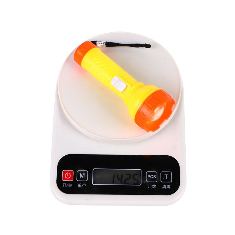 Hot-selling new led mini cartoon plastic flashlight, plastic hand lamp for boys and girls in kindergartens, street stall gifts details Picture