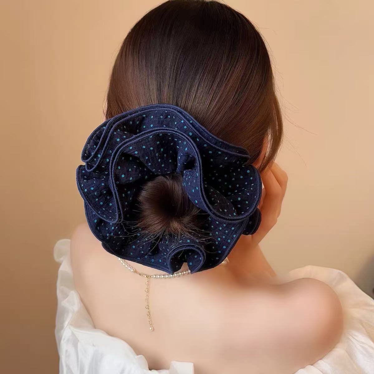Korean style, polka dot large intestine hair band, women's high-end look, versatile hair tie, hair accessory, elegant rubber band hair tie details Picture
