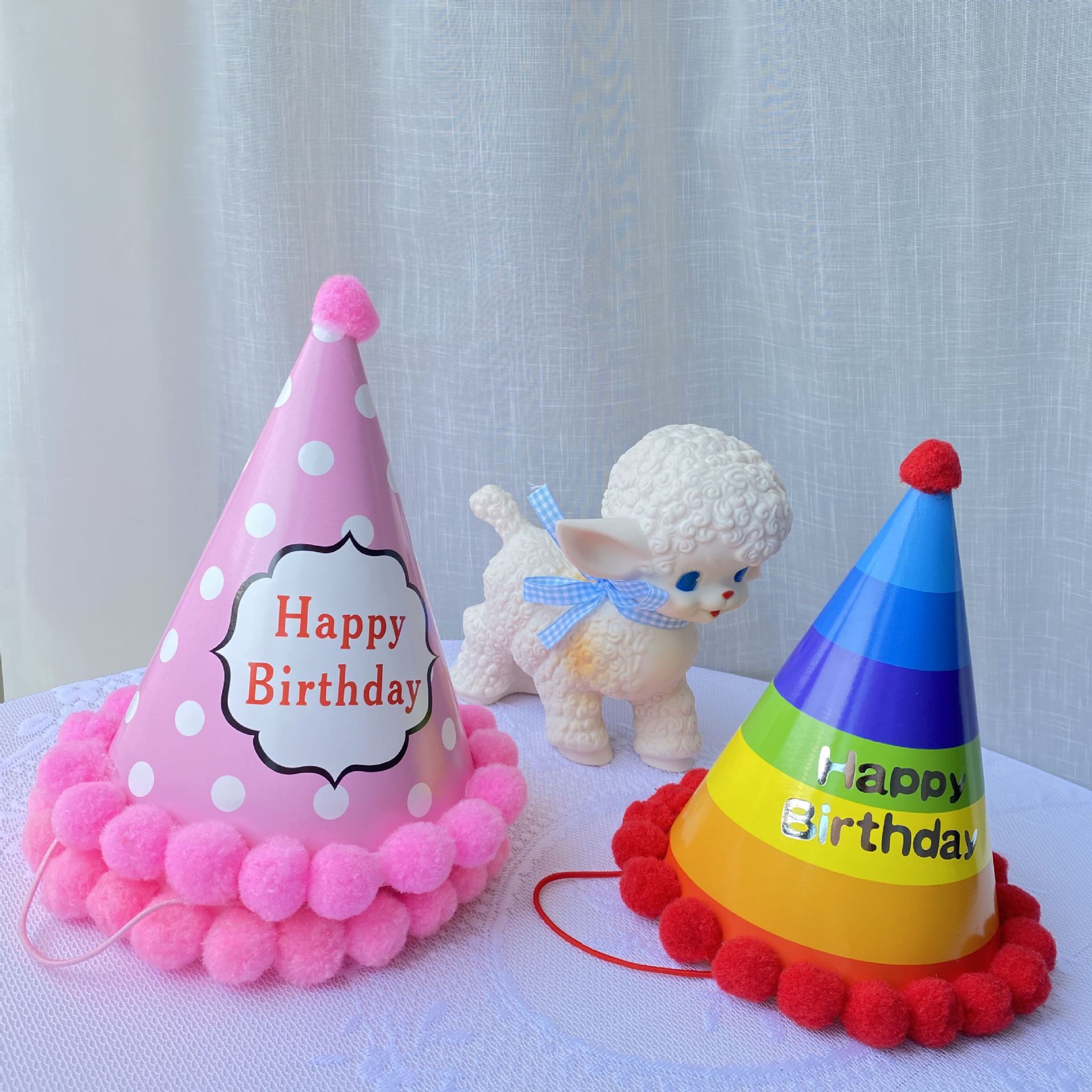 Wholesale birthday hats, children's pom-pom birthday hats, baby party cakes, decorations, baking supplies, birthday hat making details Picture