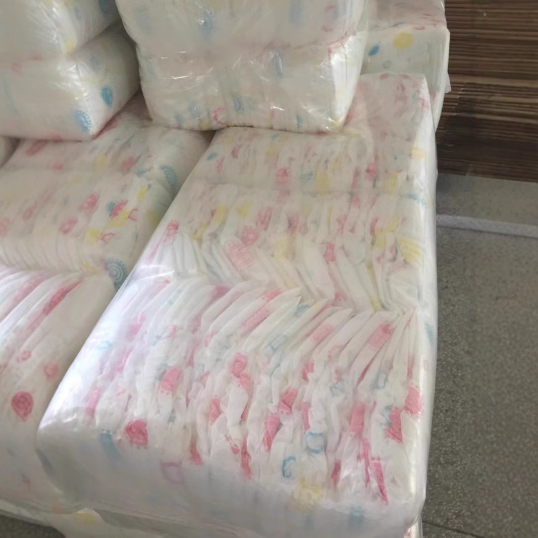 厂家直销外贸出口低价B级库存简装尿不湿纸尿裤环腰裤产品图