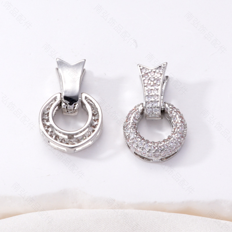 Zhuji pearl necklace buckle 8-shaped buckle, handcrafted end buckle, connecting buckle, mother-and-child buckle, sweater chain, universal buckle, DIY accessories Application Scenario