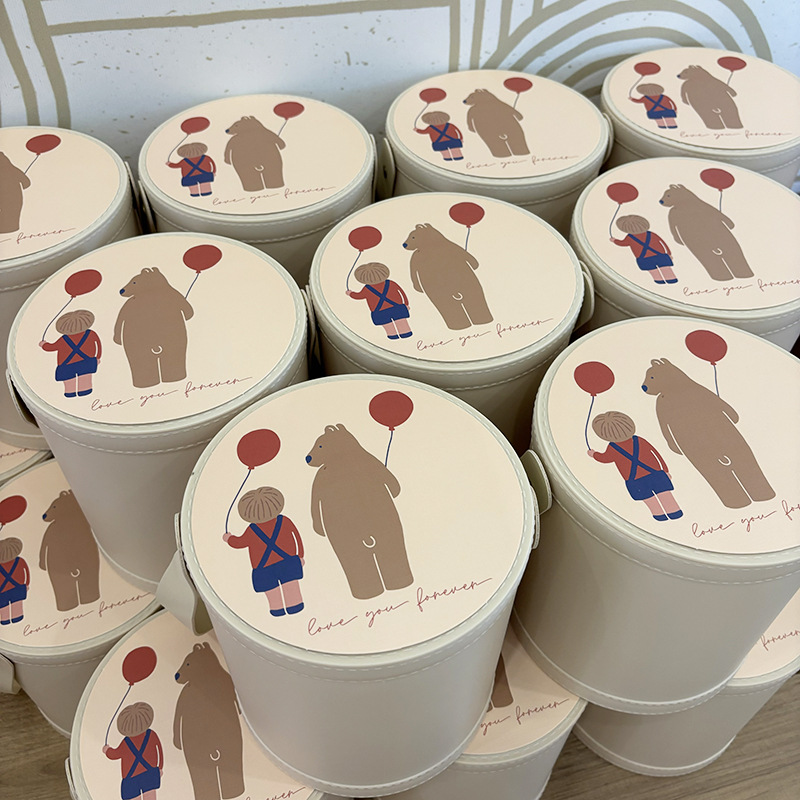 Happy birthday! Portable children's birthday gift with lid, hug bucket, baby full moon souvenir box