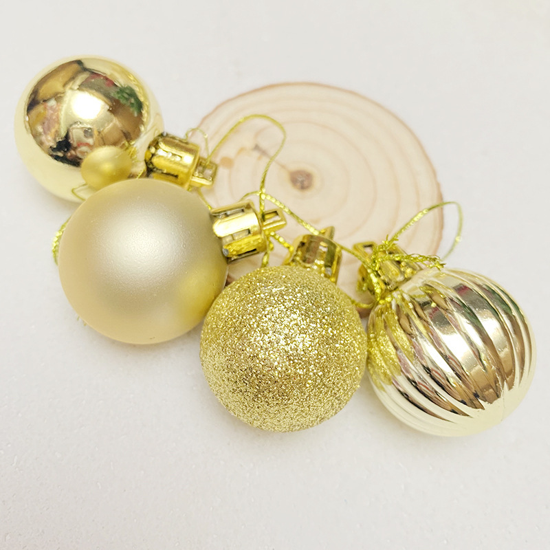 New Christmas style, 24 electroplated plastic balls, classic Christmas ball pendant, Christmas tree hanging decoration set Application Scenario