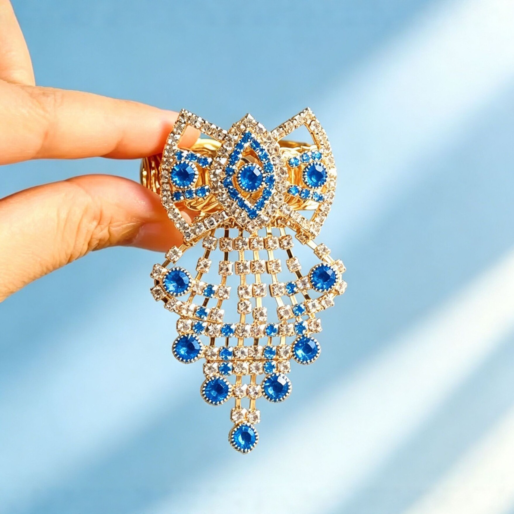 Diamond-encrusted bow spring clip for women, crystal hair clip at the back of the head, Korean elegant ponytail clip headwear new style details Picture