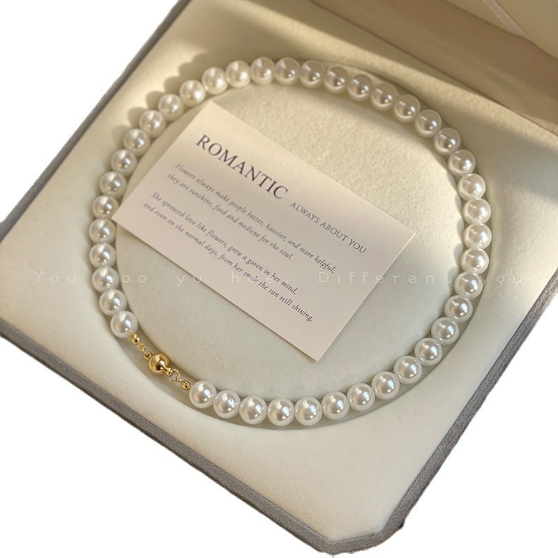 Shi Jia 'ao White magnetic clasp round pearl necklace for women, a light luxury and niche summer collarbone chain, 2024 new style accessory Item Picture