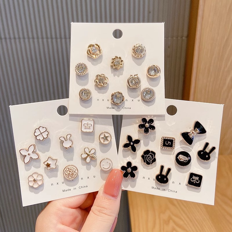 The invisible pearl brooch, brooch, brooch for fixing clothes, corsage and shirt chest button, is a must-have tool for preventing exposure at the neckline Application Scenario