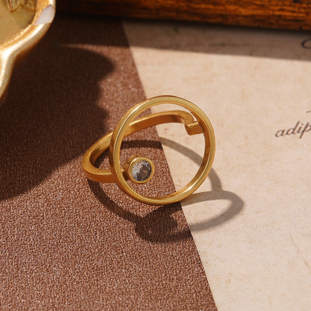 European and American cross-border jewelry design, Russian gold irregular ring, niche court style vintage light luxury ring Specification image