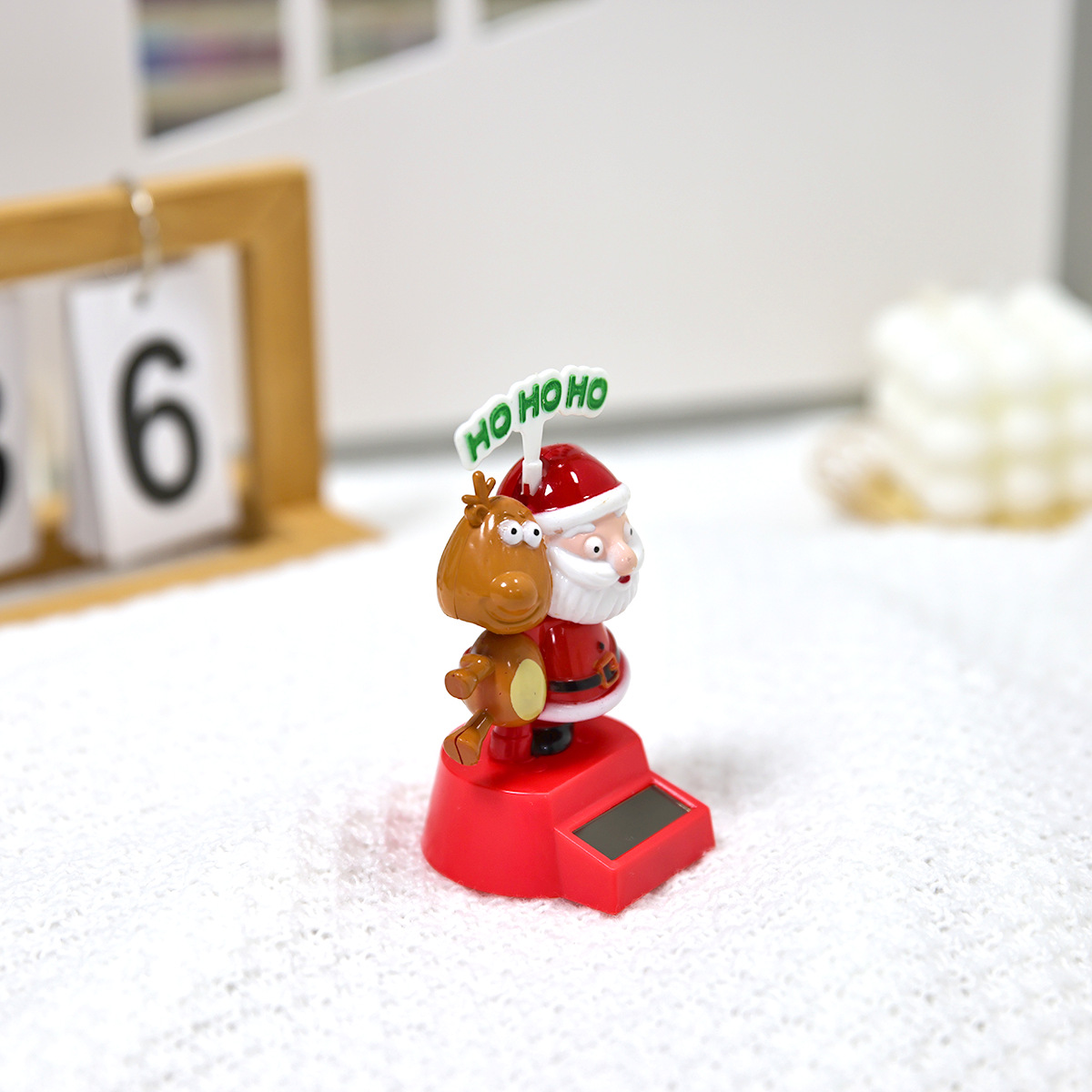 Creative solar-powered swing dolls, Christmas holiday gifts, reindeer, Santa Claus, automatic swing device, car accessories Item Picture