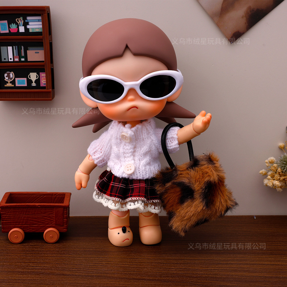 Plush bag keychain, leopard print small shoulder bag, creative and cute plush cartoon car key chain, hairball pendant Application Scenario