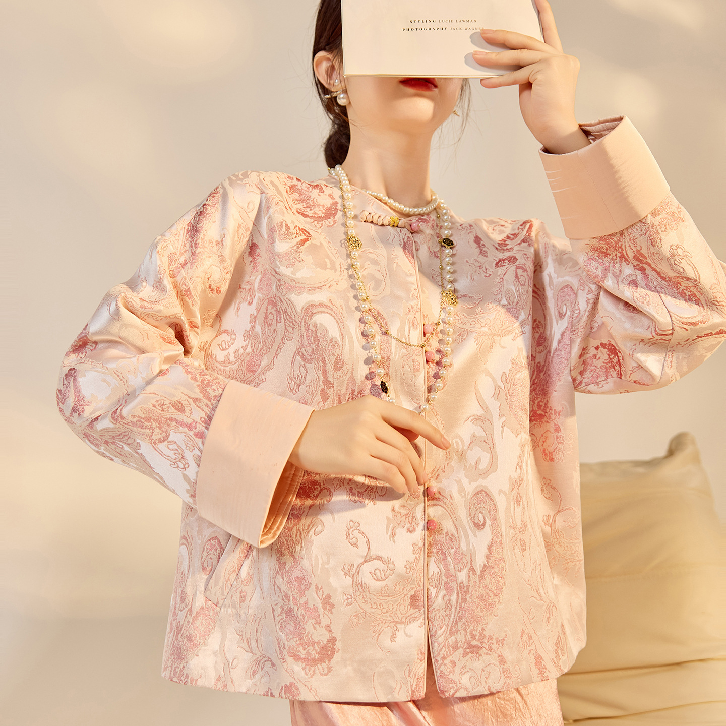 New Chinese-style coat for women 2025 Autumn/Winter New Style texture jacquard high-end button-up Chinese-style cotton-padded jacket N9025 details Picture