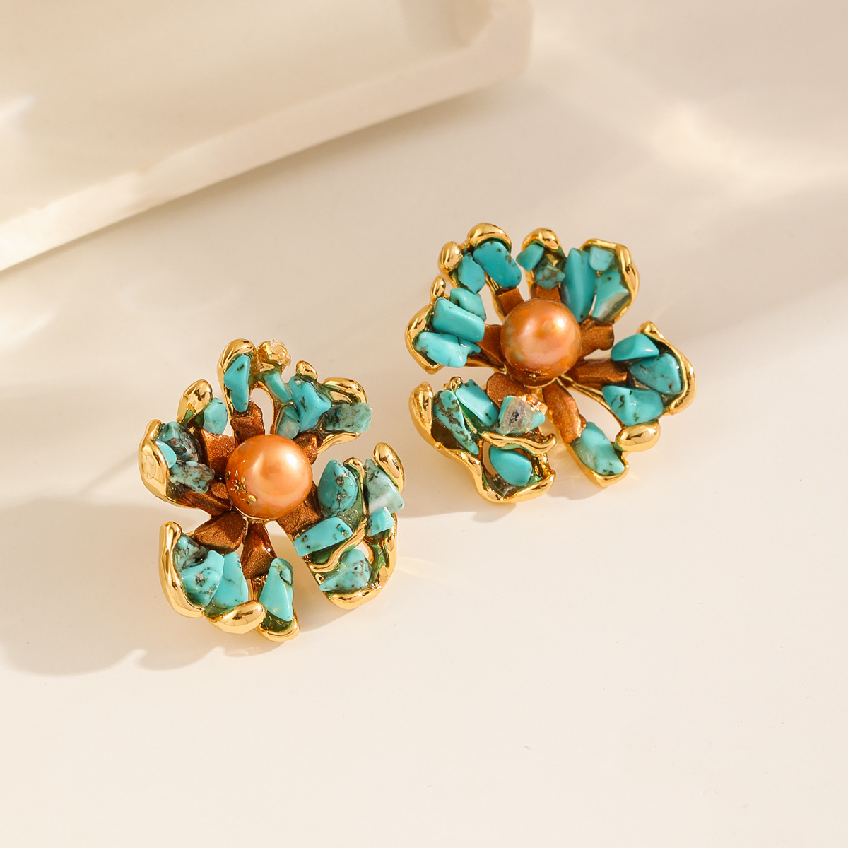 Nasha Cross-border Exclusive blue pine crushed stone creative flower stud earrings, women's design sense, niche freshwater pearl stud earrings Specification image