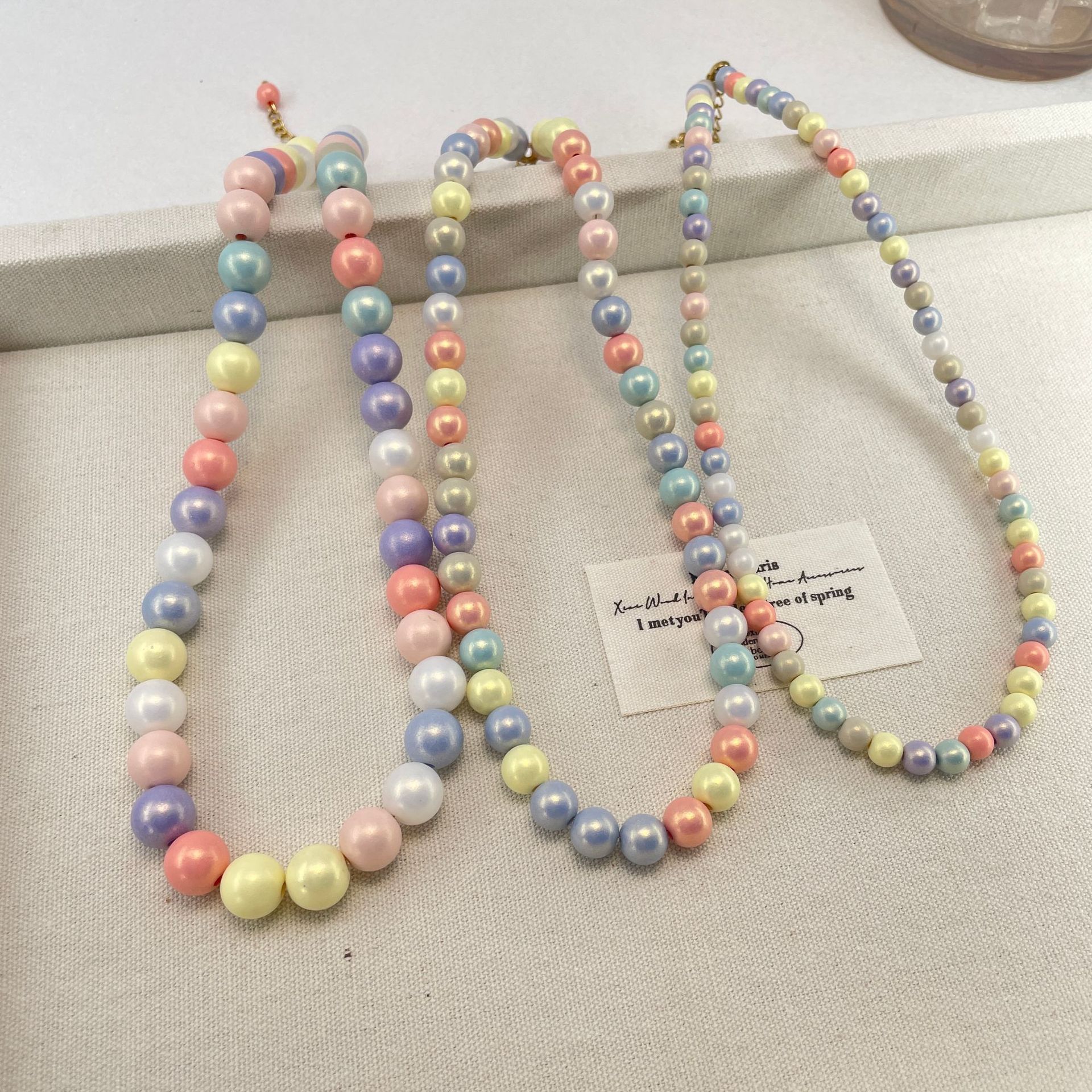 Colorful dopamine pearlescent beaded necklace, a unique design for women, candy color, sweet and high-end, vacation-style necklace Specification image