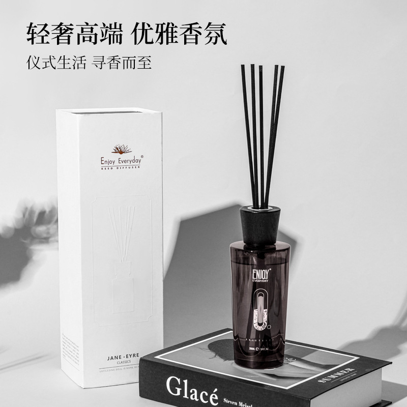 The light luxury high-end elegant aroma diffuser is equipped with an aroma diffuser, flame fireplace, automatic aroma diffuser and two-fluid aroma equipment