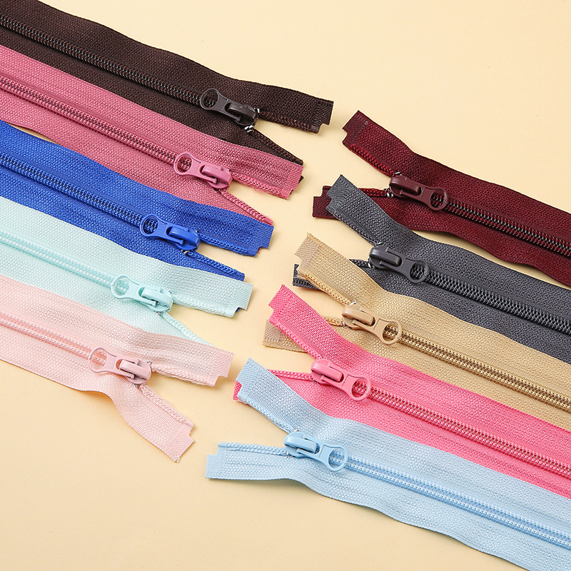 Custom-made nylon colored zipper clothes, front lapels, work jackets, and European eco-friendly nylon zippers Application Scenario