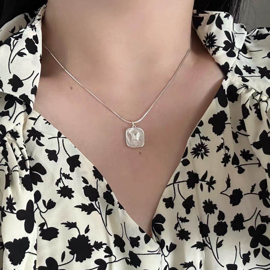 s925 sterling silver square oil painting resin necklace for women, Korean version butterfly snake bone sweater chain, exquisite and high-end Application Scenario