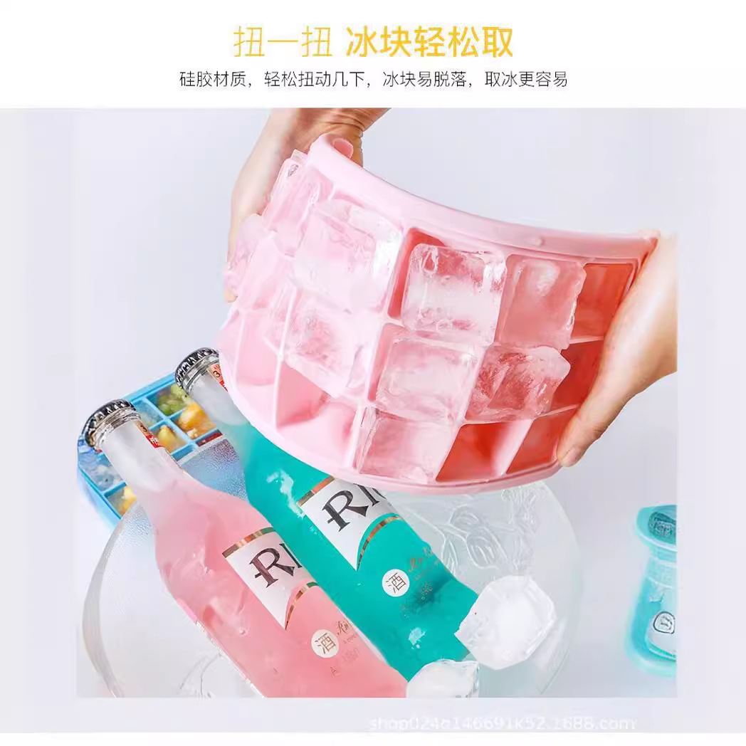 Soft silicone ice cube trays, 36-compartment and 24-compartment ice cube trays with LIDS, ice hockey molds, home, bar, coffee shop ice makers, food Application Scenario