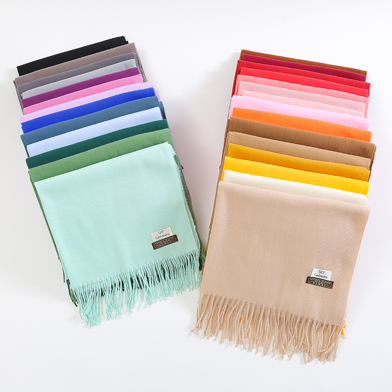One-piece delivery of Korean-style faux cashmere scarves for women in winter 2025, solid color scarves, Korean-style tassel large shawls, red scarves for the year-end party, wholesale from street stalls