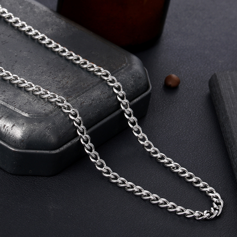 Factory direct sales of simple stainless steel ground chain hiphop necklaces, street hip-hop titanium steel trendy accessories, NK chain wholesale Application Scenario
