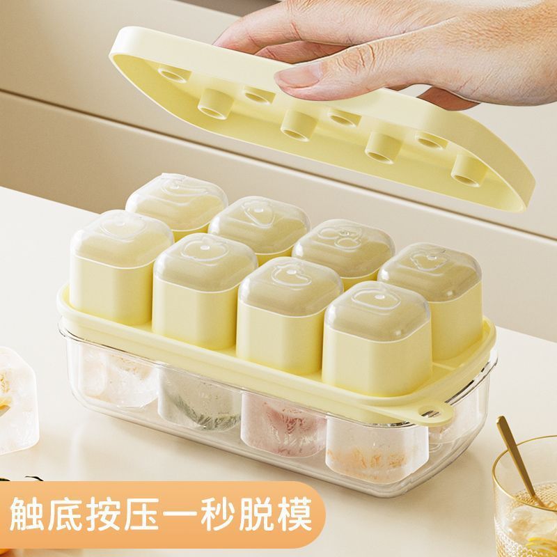 والقالب الجليدي المنزلي الذي يحتوي على غطاء للثلج يحتوي على طبقات جليدية مصنوعة محليا مصنوعة من مكعبات الثلج المجمدة Application Scenario