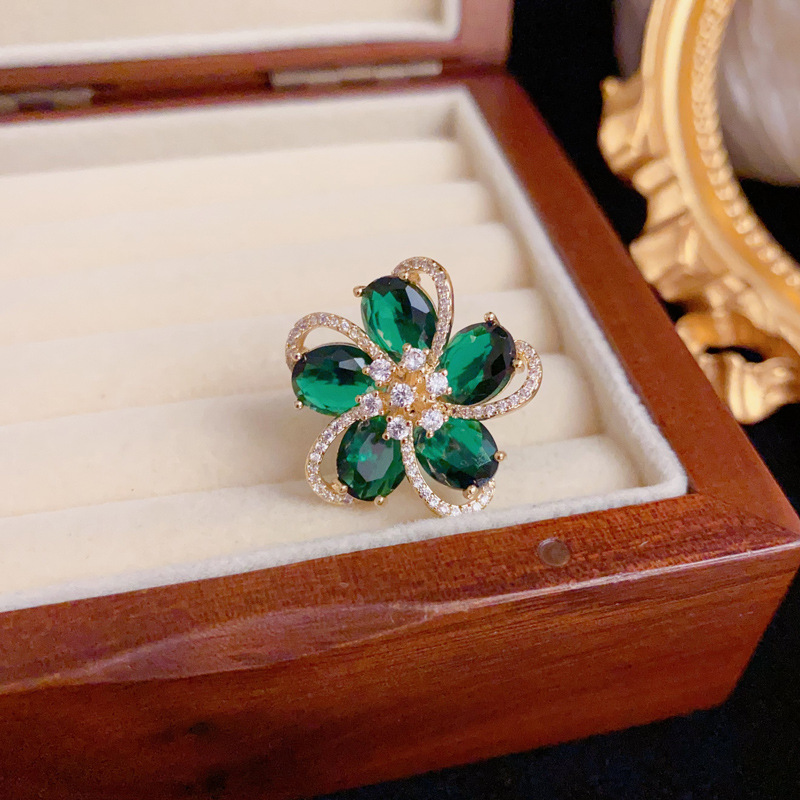 小众时尚高级感微镶满锆花瓣扣针款个性轻奢精致百搭超闪胸针批发