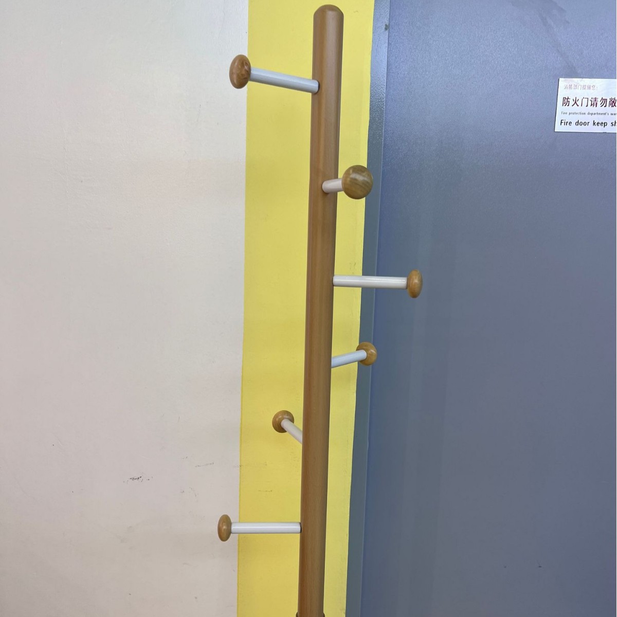 Beech wood iron frame coat and hat rack, new household item coat and hat rack Specification image