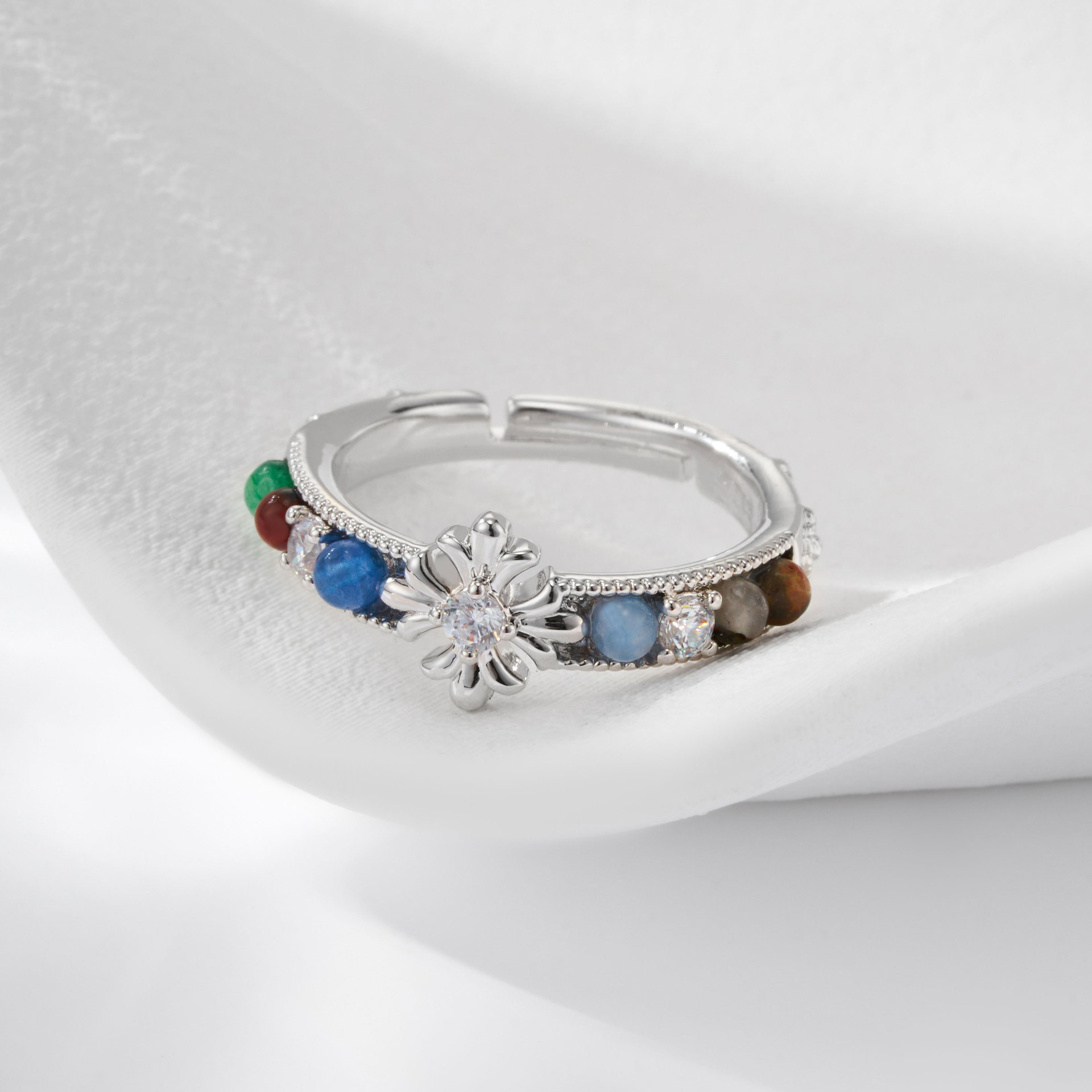 Fuente fábrica vintage premium sentido turmalina cuentas multicolor anillo abierto aleación de cobre inserto de circonio ajustable anillo delicado Application Scenario