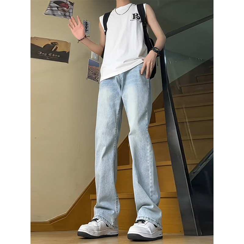 灰色牛仔裤男宽松春季直筒休闲男士穿着白色无袖上衣